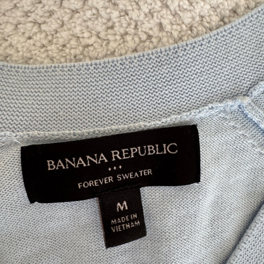 Banana Republic women Sky Blue V-Neck long sleeve sweater - Picture 2 of 4